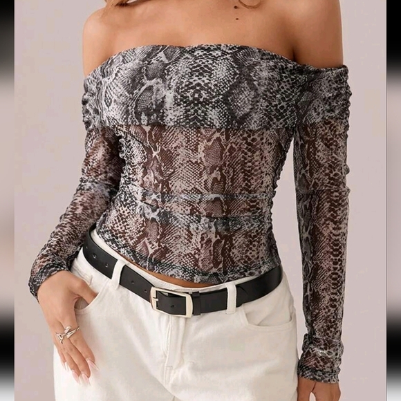 Long Sleeve Casual Snake Skin Pattern Foldover Collar Off-Shoulder Top - Picture 1 of 5